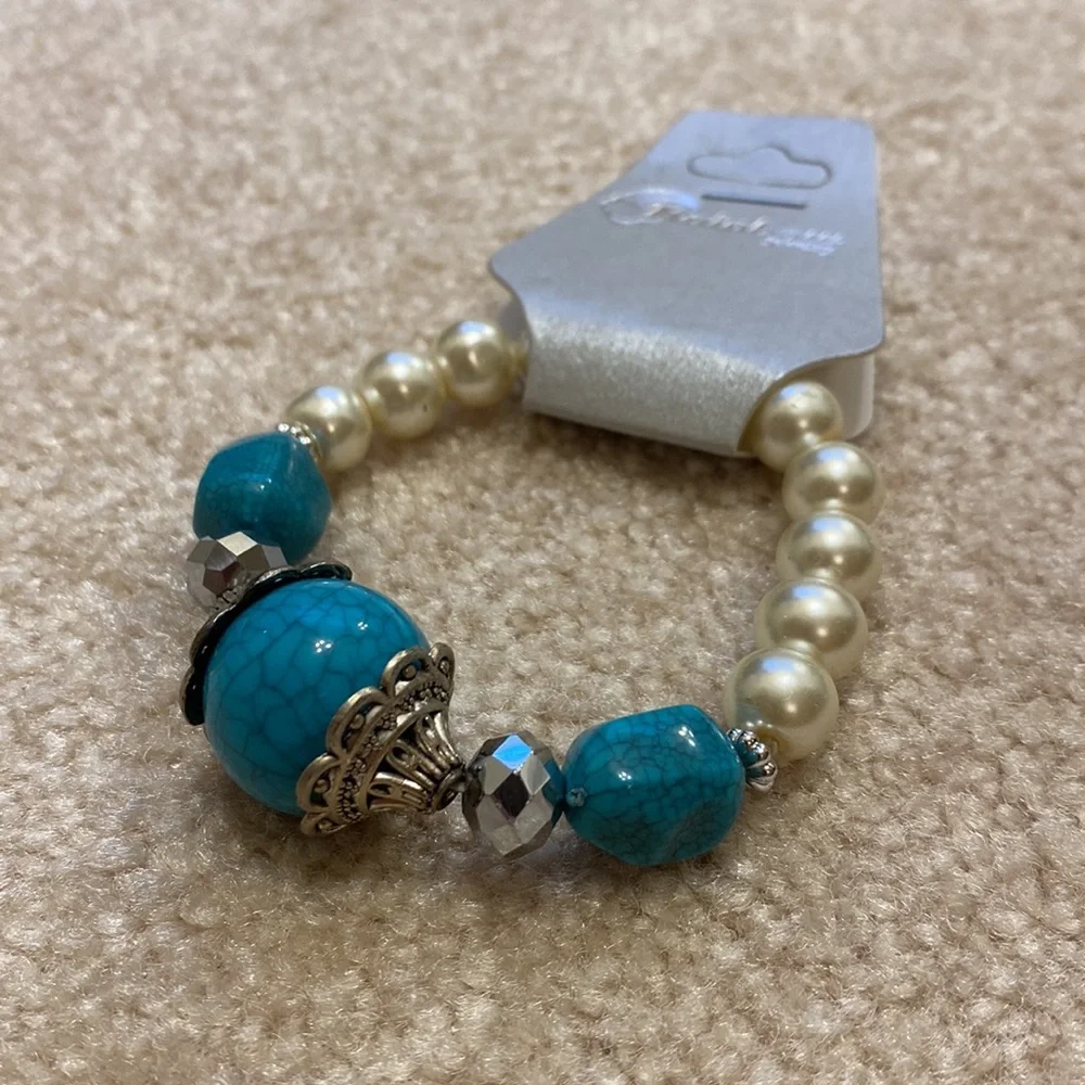 Turquoise and pearl womens stretchy bracelet, new in packaging!